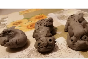 Kočičky z&nbsp;hlíny